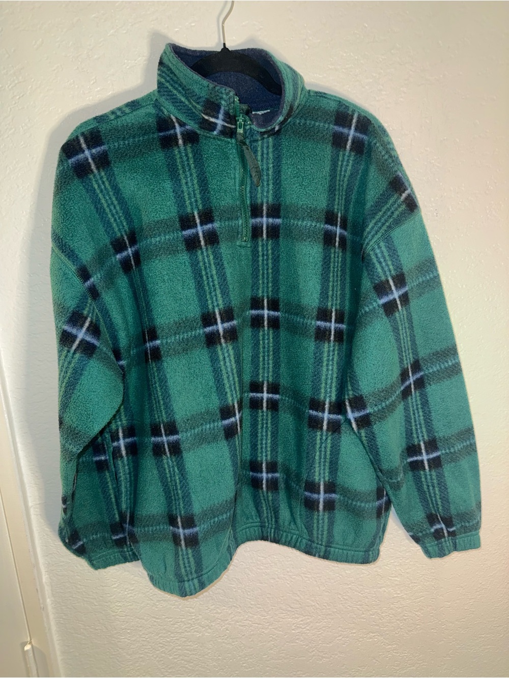 Comfy everyday warm Bugle Boy Green Plaid Zip-Up Fleece Sweater